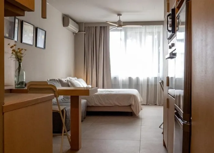 Downtown Photographer's * Corinth